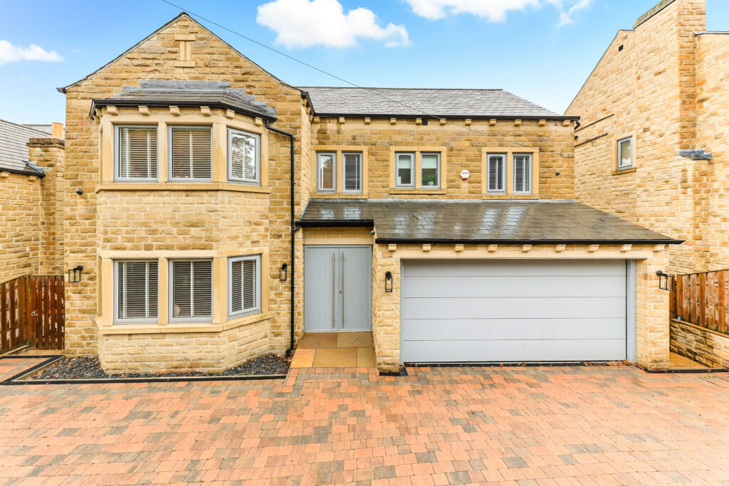 Heaton Road, Upper Batley